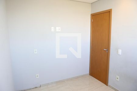 Quarto 1 de apartamento para alugar com 2 quartos, 40m² em Califórnia, Contagem