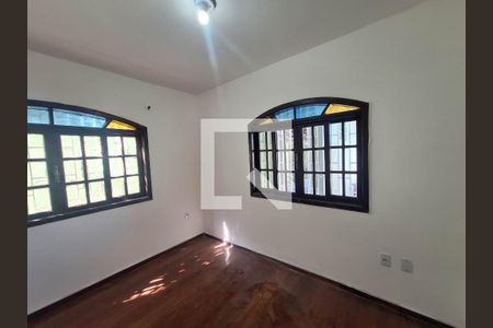 Quarto 1 de casa para alugar com 6 quartos, 400m² em Piratininga, Niterói