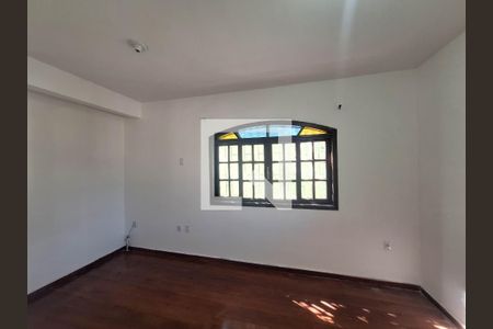 Quarto 1 de casa para alugar com 6 quartos, 400m² em Piratininga, Niterói