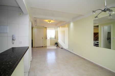 Sala de Estar de casa de condomínio para alugar com 3 quartos, 110m² em Jardim Passargada I, Cotia