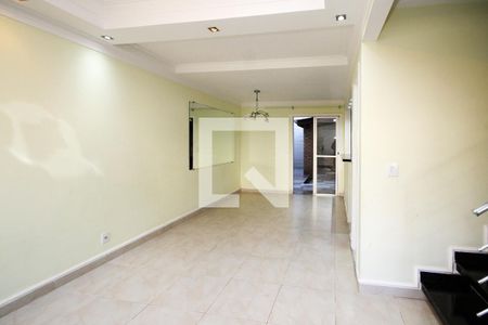 Sala de Estar de casa de condomínio para alugar com 3 quartos, 110m² em Jardim Passargada I, Cotia
