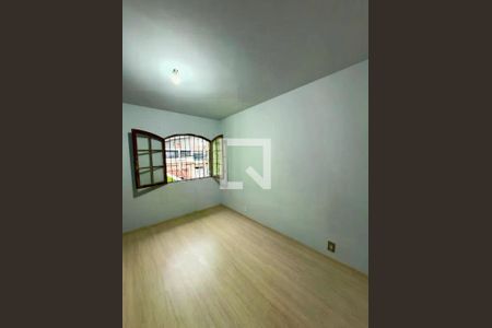 Casa à venda com 3 quartos, 315m² em Vila Vitória, Santo André