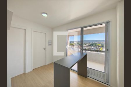 Sala / Cozinha de apartamento para alugar com 2 quartos, 35m² em Vila Nilo, São Paulo
