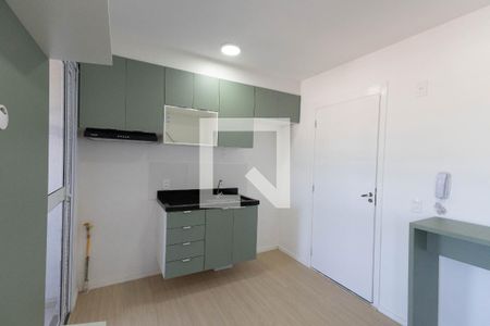 Sala / Cozinha de apartamento para alugar com 2 quartos, 29m² em Vila Nilo, São Paulo