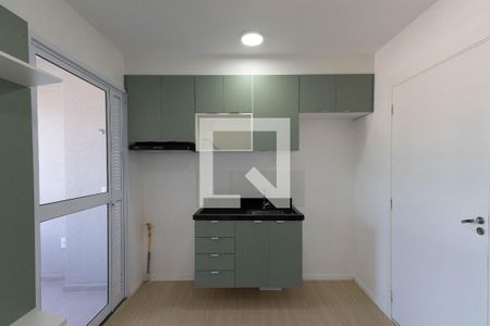 Sala / Cozinha de apartamento para alugar com 2 quartos, 29m² em Vila Nilo, São Paulo