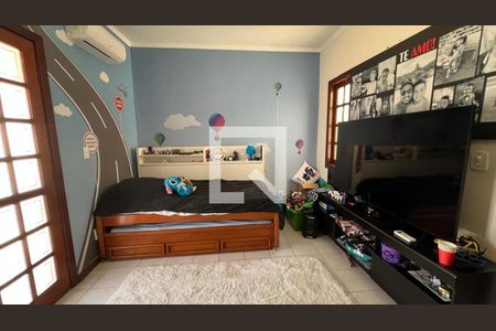 Casa à venda com 4 quartos, 254m² em Piratininga, Niterói