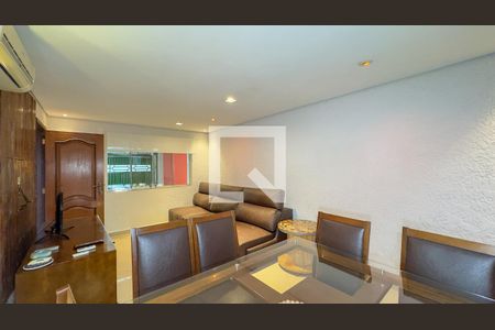 Sala de casa para alugar com 2 quartos, 150m² em Jardim Caravelas, São Paulo