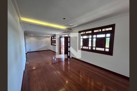 Casa para alugar com 5 quartos, 360m² em Serrano, Belo Horizonte