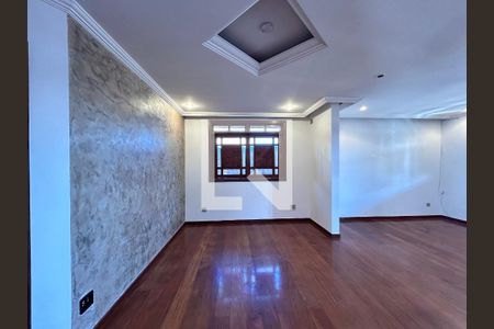 Casa para alugar com 5 quartos, 360m² em Serrano, Belo Horizonte