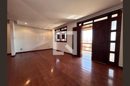 Casa para alugar com 5 quartos, 360m² em Serrano, Belo Horizonte