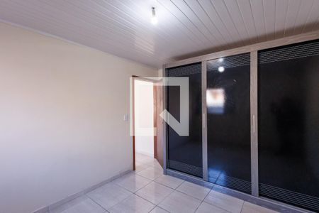 Quarto de casa para alugar com 1 quarto, 35m² em Jardim Gurilândia, Taubaté
