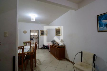 Sala de casa de condomínio para alugar com 4 quartos, 225m² em Jardim Placaford, Salvador