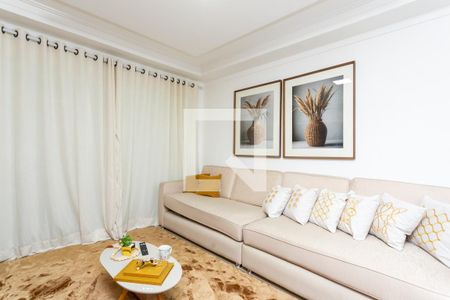 Sala de casa para alugar com 3 quartos, 2000m² em Vila Carmosina, São Paulo