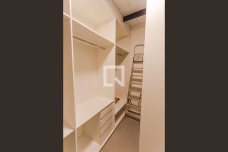 Closet da Suíte de apartamento para alugar com 2 quartos, 129m² em Santa Efigênia, Belo Horizonte