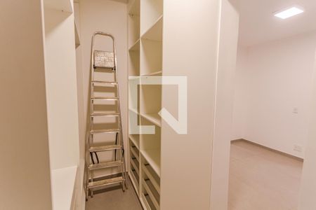 Closet da Suíte de apartamento para alugar com 2 quartos, 129m² em Santa Efigênia, Belo Horizonte