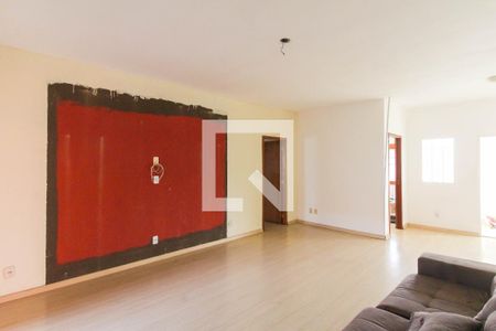 Sala 1 de casa à venda com 8 quartos, 1100m² em Niterói, Canoas