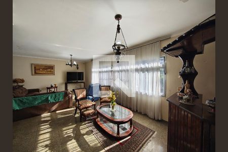 Casa para alugar com 3 quartos, 350m² em Jardim Guapira, São Paulo