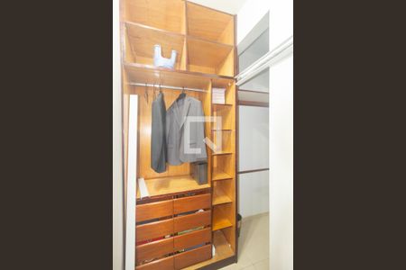 Closet do Quarto 1 de casa à venda com 5 quartos, 230m² em Campo Grande, Rio de Janeiro