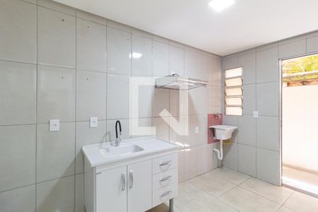Cozinha e Área de Serviço de casa para alugar com 1 quarto, 40m² em Bussocaba, Osasco