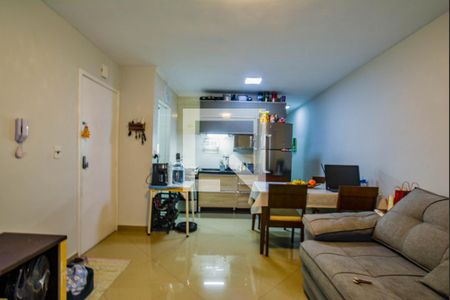 Sala de apartamento à venda com 2 quartos, 58m² em Vila Curuçá, Santo André