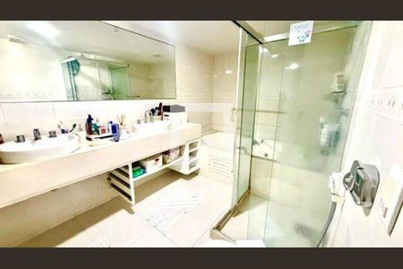 Casa à venda com 4 quartos, 544m² em Jurujuba, Niterói