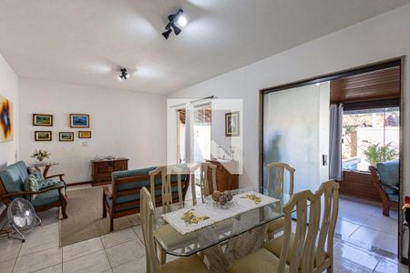 Casa à venda com 3 quartos, 180m² em Itaipu, Niterói