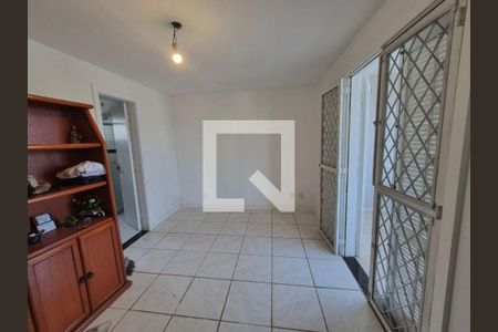 Casa à venda com 4 quartos, 217m² em Itaipu, Niterói