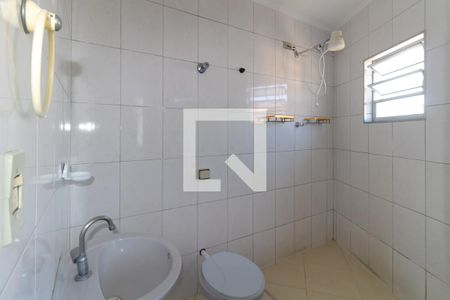 Banheiro de casa para alugar com 1 quarto, 50m² em Jardim Iva, São Paulo