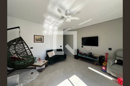 Sala de casa à venda com 4 quartos, 230m² em Jardim Tupa, Barueri