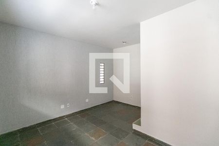 Casa para alugar com 2 quartos, 75m² em Floramar, Belo Horizonte