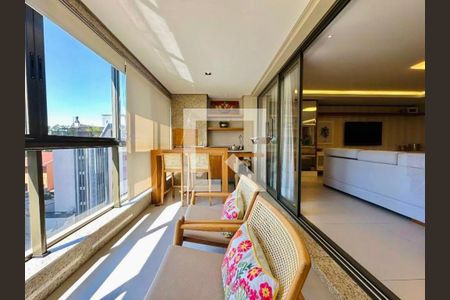 Apartamento à venda com 3 quartos, 228m² em Centro, Canoas