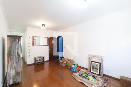 Casa para alugar com 3 quartos, 227m² em Jardim Virginia Bianca, São Paulo