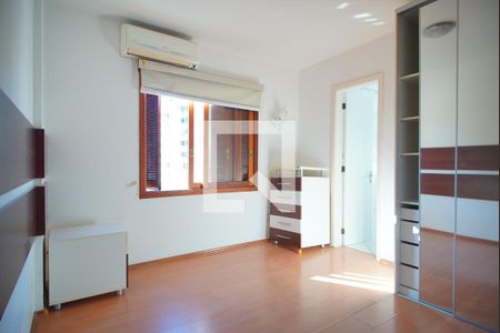 Suíte de apartamento para alugar com 3 quartos, 94m² em Passo D’areia, Porto Alegre
