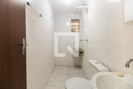 Banheiro e Área de Serviço  de apartamento para alugar com 1 quarto, 20m² em Penha de França, São Paulo