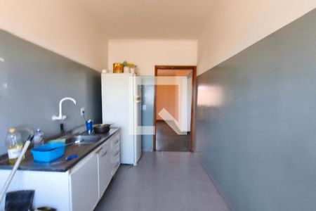 Cozinha de casa para alugar com 3 quartos, 550m² em Parque Santa Bárbara, Campinas