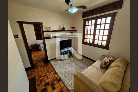 Casa à venda com 3 quartos, 240m² em Cabral, Contagem