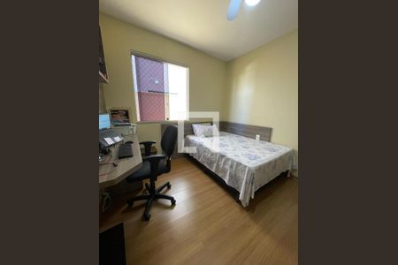 Casa à venda com 3 quartos, 240m² em Cabral, Contagem