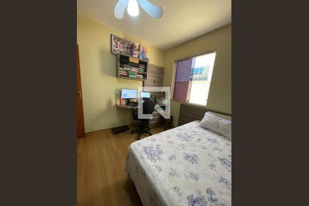 Casa à venda com 3 quartos, 240m² em Cabral, Contagem