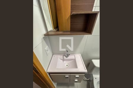 Banheiro de casa de condomínio para alugar com 1 quarto, 20m² em São João Climaco, São Paulo