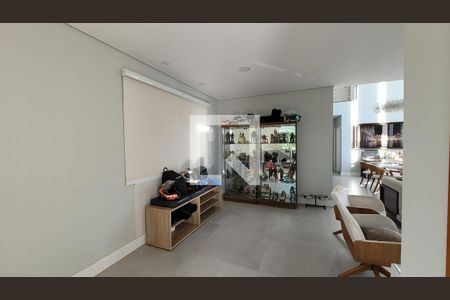 Sala de casa de condomínio para alugar com 3 quartos, 280m² em Jardim Odete, Itaquaquecetuba