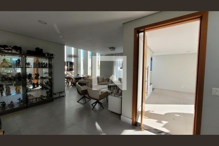 Sala de casa de condomínio para alugar com 3 quartos, 280m² em Jardim Odete, Itaquaquecetuba
