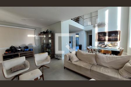 Sala de casa de condomínio para alugar com 3 quartos, 280m² em Jardim Odete, Itaquaquecetuba