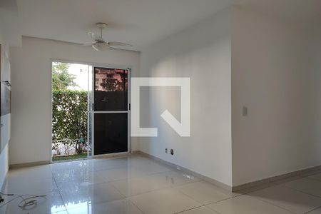 Sala de apartamento para alugar com 2 quartos, 57m² em Jacarepaguá, Rio de Janeiro