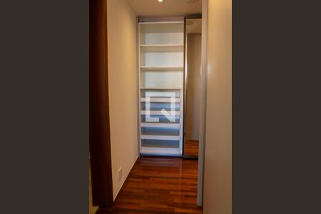 Suíte Master de casa de condomínio à venda com 5 quartos, 458m² em Jardim dos Estados, São Paulo