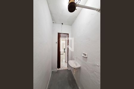 Banheiro social de casa para alugar com 3 quartos, 87m² em Jardim Peri, São Paulo