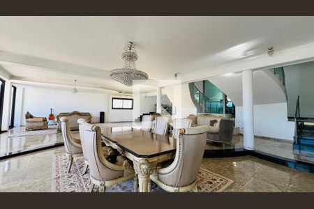 Casa à venda com 5 quartos, 900m² em Parque Alto Taquaral, Campinas