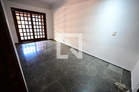 Casa para alugar com 4 quartos, 240m² em Nova Suiça, Goiânia