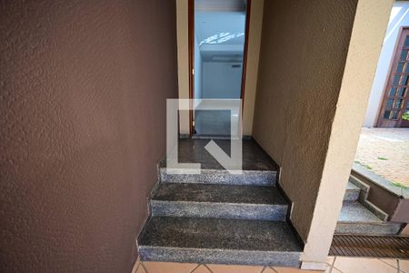 Casa para alugar com 4 quartos, 240m² em Nova Suiça, Goiânia