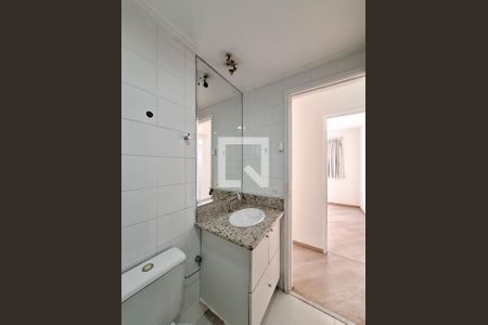 Banheiro de apartamento à venda com 3 quartos, 64m² em Carandiru, São Paulo