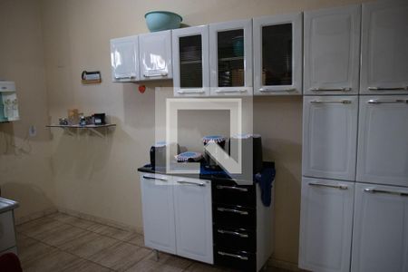 Cozinha 01 de casa à venda com 3 quartos, 240m² em Parque Tremendao, Goiânia